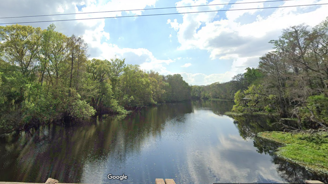 A trip down Florida’s scenic Withlacoochee River turned grisly for two outdoors enthusiasts, when they paddled by a heavily decomposed body, according to the Hernando County Sheriff’s Office.