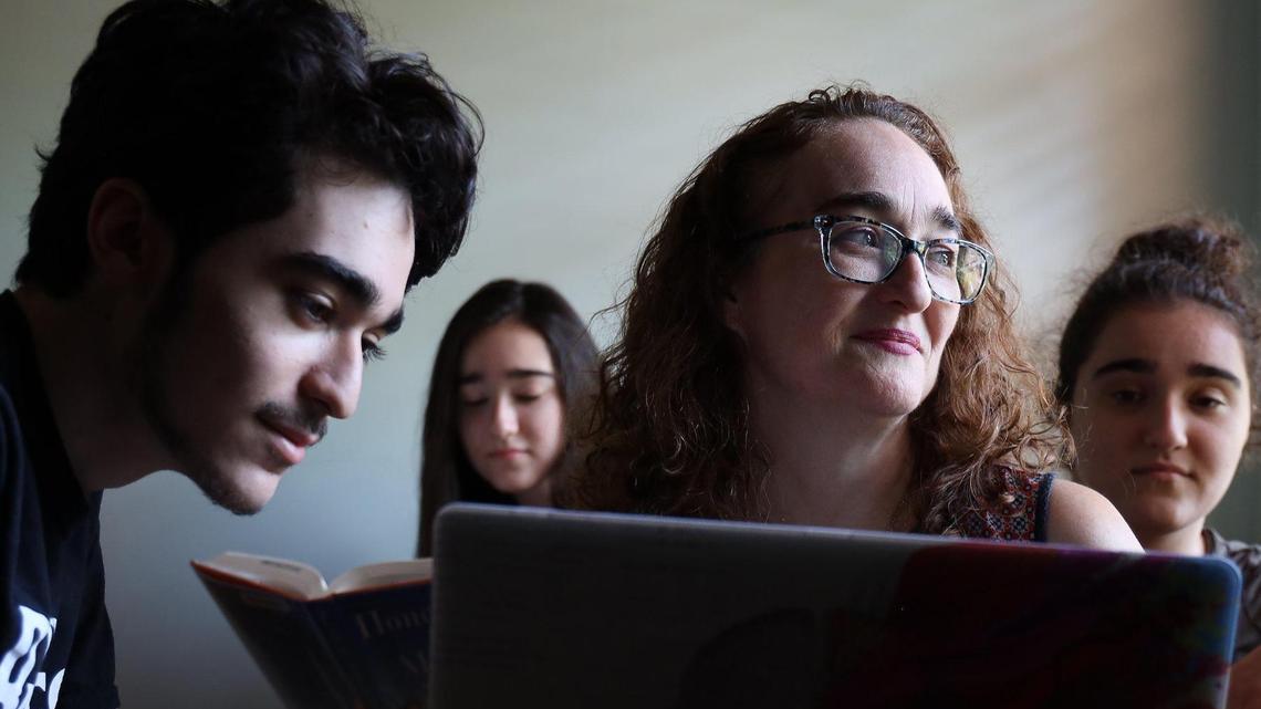 Facebook groups, WhatsApp chats and TikToks: How Miami’s teachers trained each other