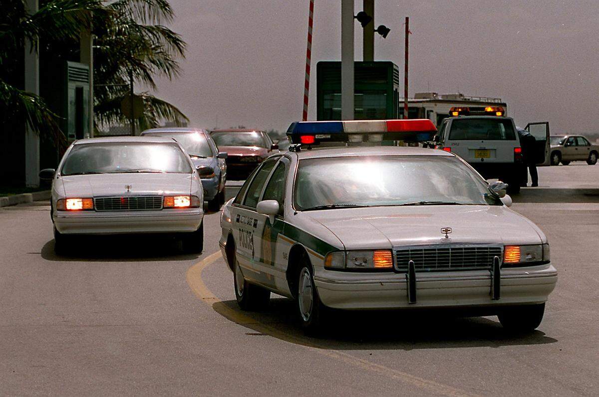 In 1996, a police motorcade near the Miami airport witj a hijacking suspect.