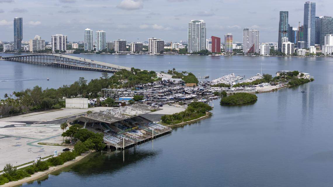California boxer accused of hit-and-run with personal watercraft in Biscayne Bay