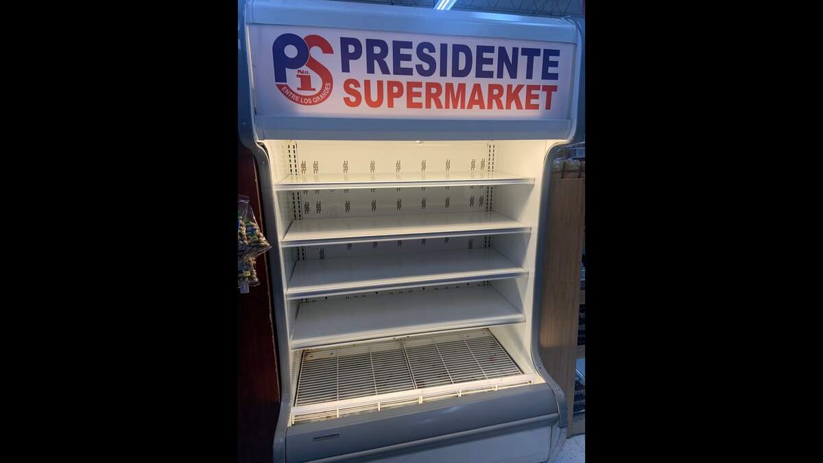This reach-in cooler at a Presidente Supermarket, 8100 N. Miami Ave., is under a Stop Use Order. Despite the lights, it doesn’t work. Food placed inside doesn’t stay cooled or get cooled to a safe temperature.