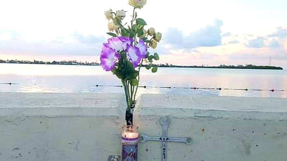 Friends of Scott Reis placed a memorial at the site where he died in Key West.