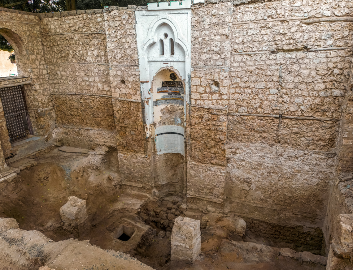 Archaeologists found ebony pillars in the mosque.