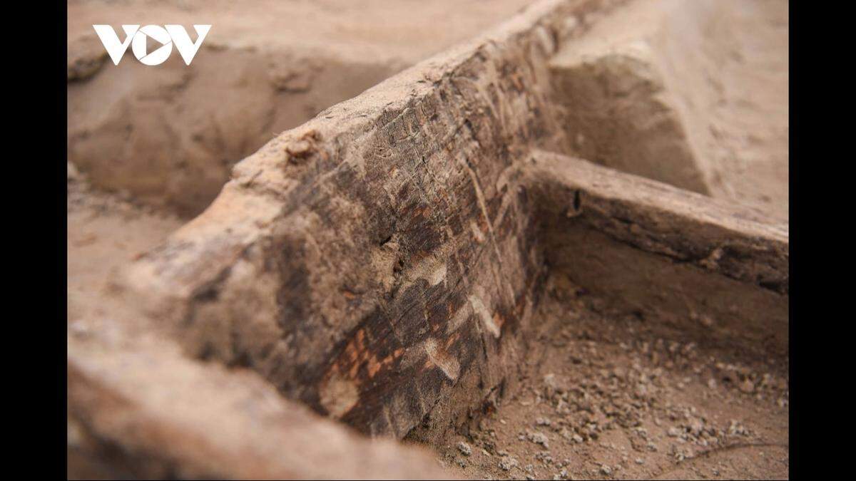 The dugout style of the boats suggests they are centuries old.