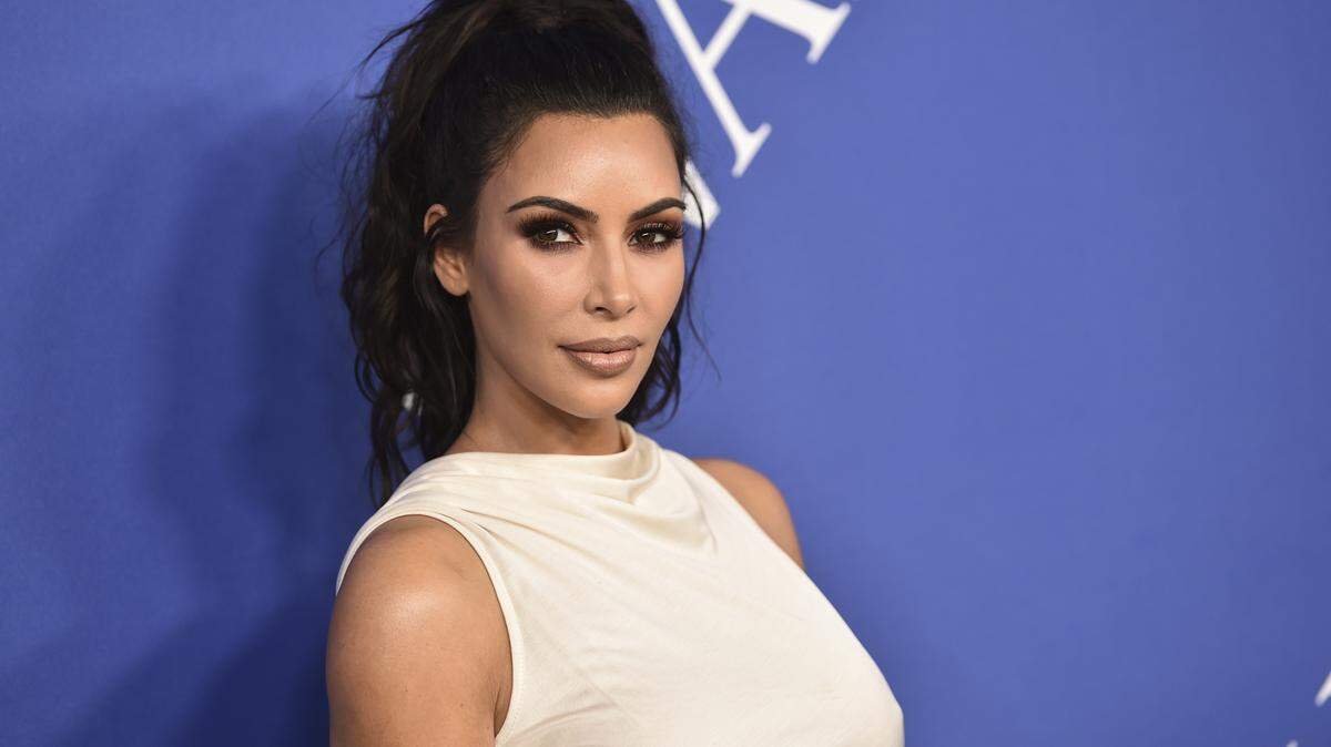 Kim Kardashian said “don’t smile” when asked how she keeps her skin wrinkle-free and smooth at a master class with makeup artist Mario Dedivanovic. The reality TV star has also tried treatments such as Vampire Facials.