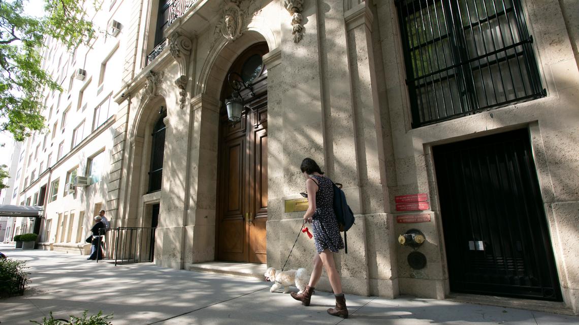 At Ghislaine Maxwell sex trafficking trial, lurid photos from Epstein home barred by judge