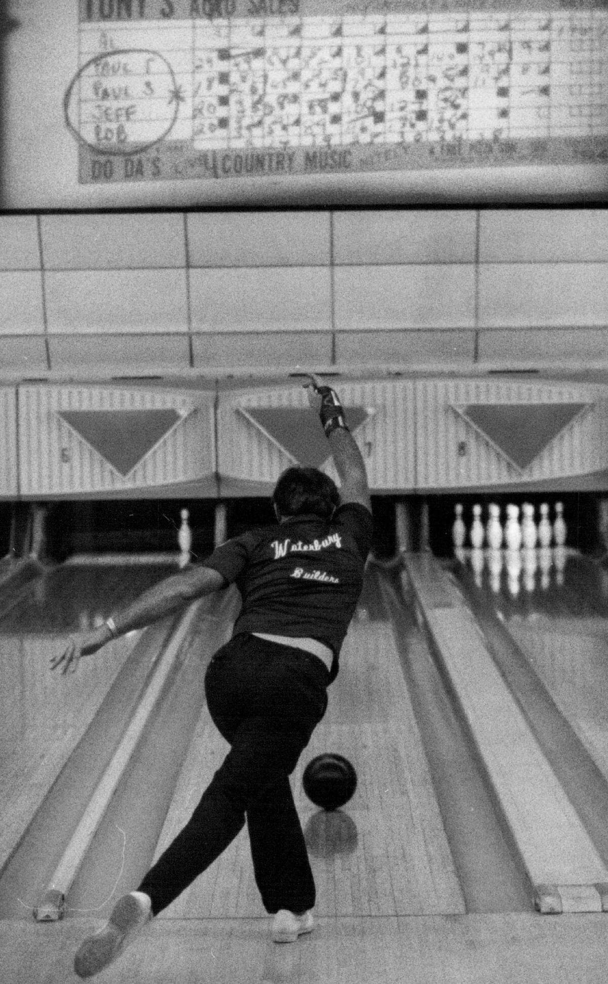 Jay Waterbury shows his form while bowling at Flamingo Lanes in Broward in 1992.