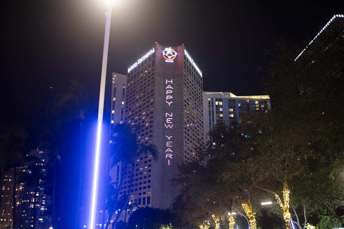 The Big Orange gets ready to drop from the InterContinental Miami.