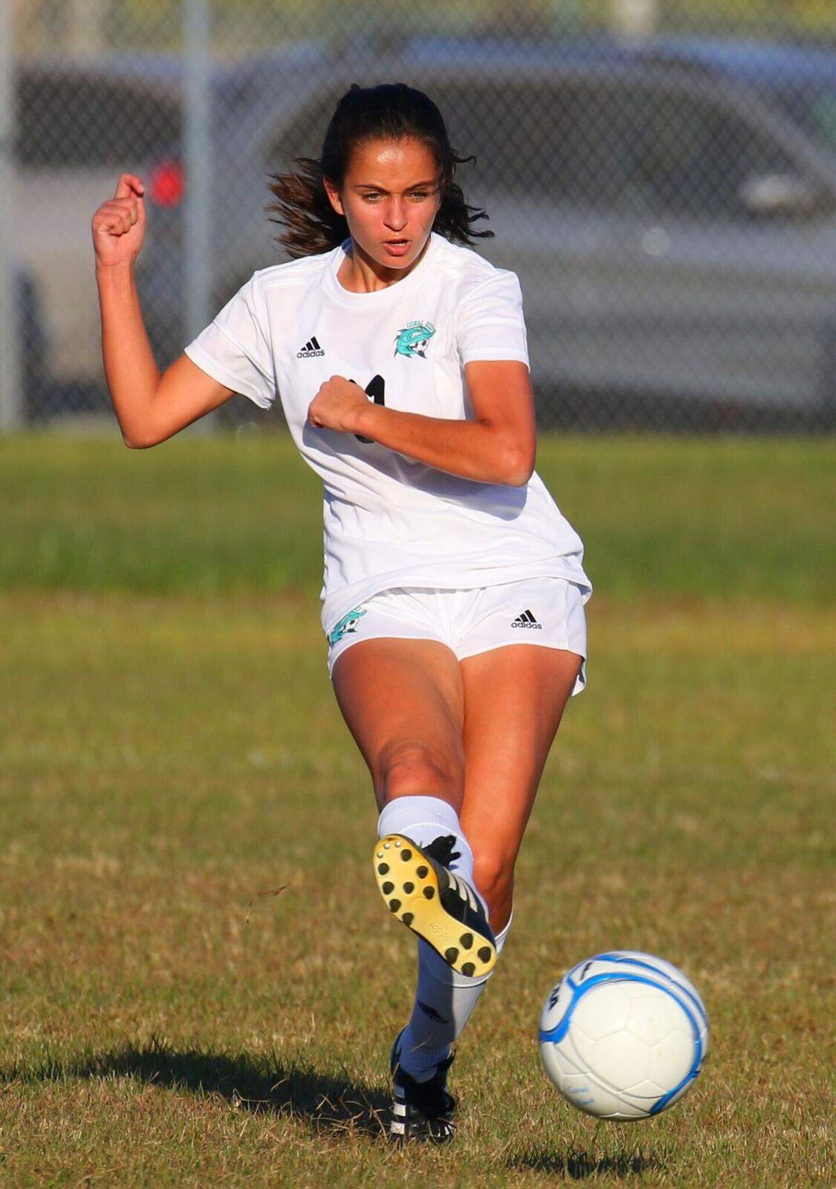 Sophie Barry, a soccer player since the age of 4, is daughter of humorist Dave Barry and Miami Herald sports writer Michelle Kaufman.