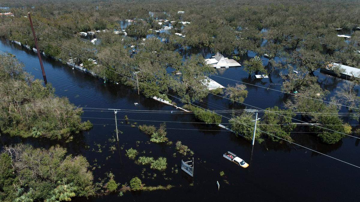 ‘Everything is gone.’ River still rising from Ian imperils rural Southwest Florida towns