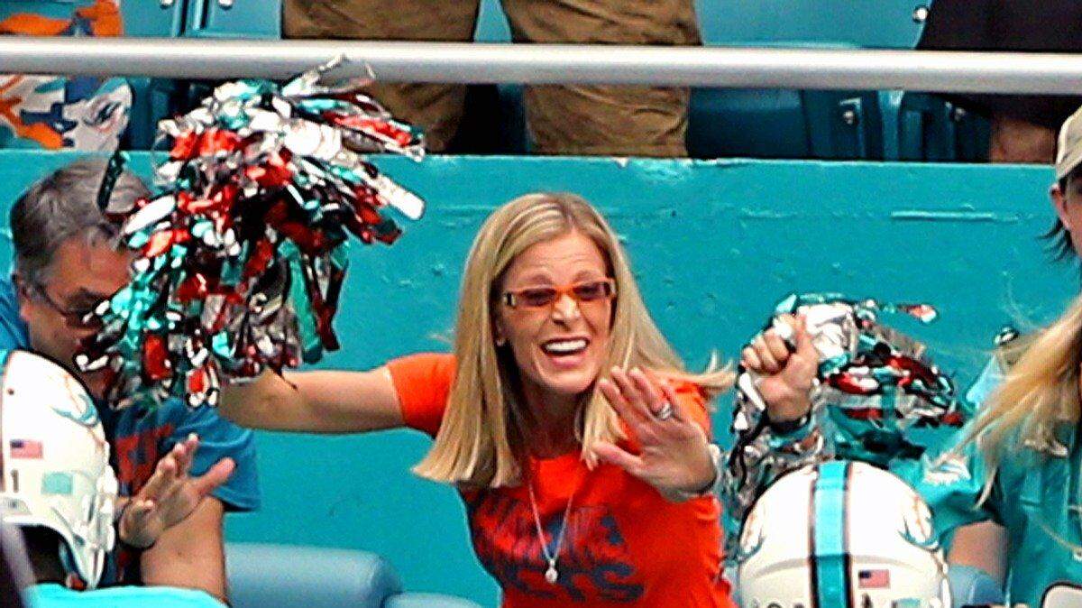 Fans react to Miami Dolphins Jay Ajayi first quarter touchdown as they play the New York Jets at Hard Rock Stadium in Miami Gardens, Florida, November 6, 2016.