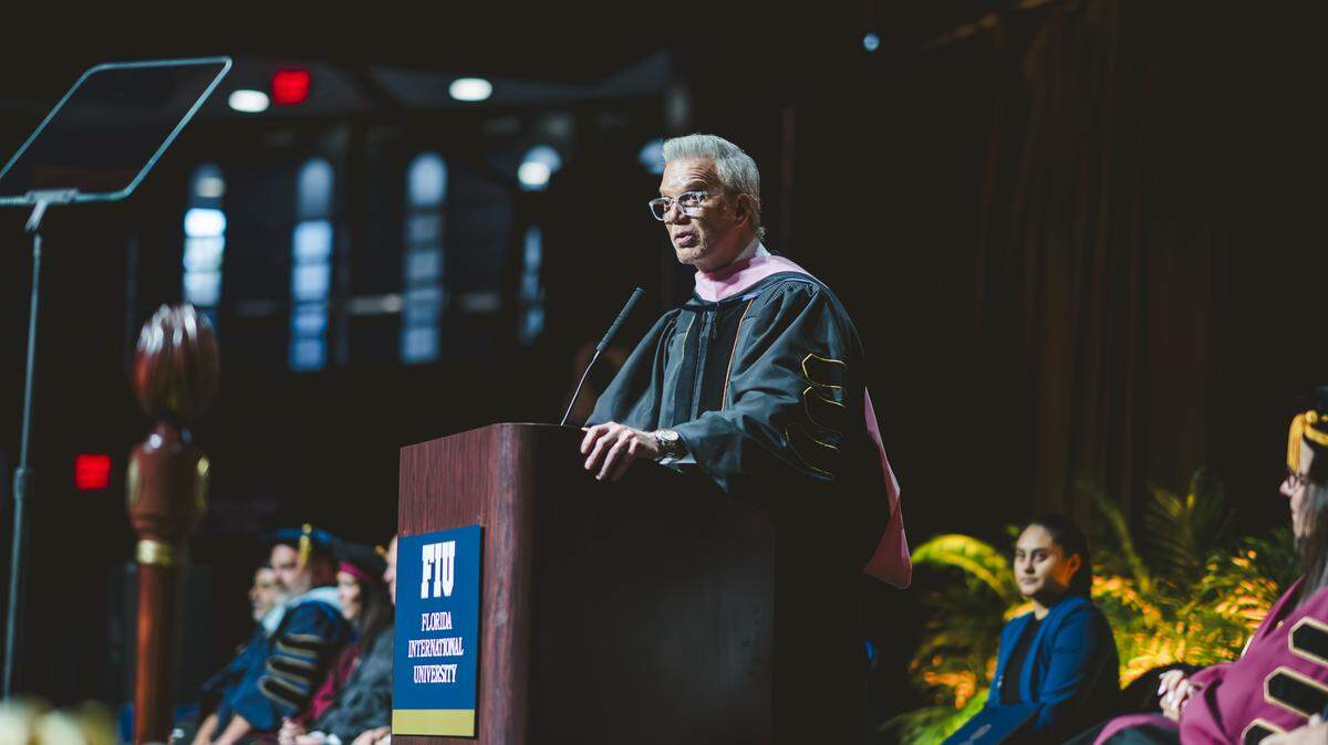 On Monday April 27, 2026, Cuban singer Willy Chirino was presented with an honorary Doctor of Music degree at Florida International University’s Ocean Bank Convocation Center on FIU’s Modesto Maidique Campus