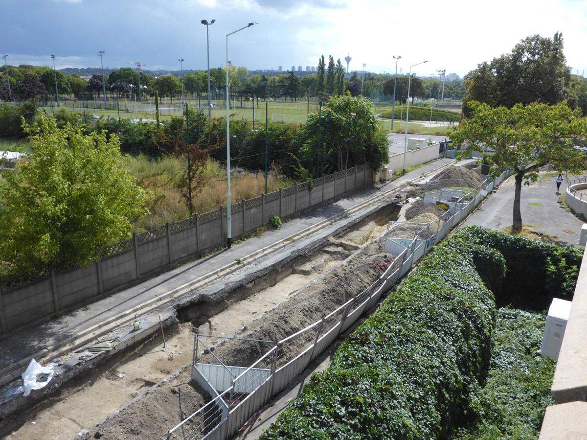 The site is just a few hundred feet away from a major Gallic necropolis discovered decades ago.