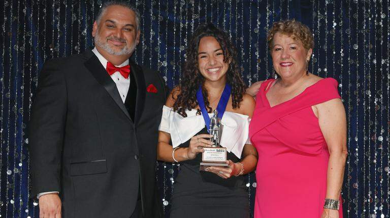 El futuro en buenas manos: estudiantes excepcionales reciben los premios Silver Knight