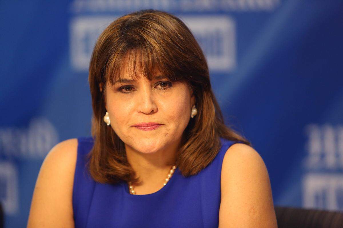La senadora Annette Taddeo quiere ayudar a estudiantes inmigrantes a aprender inglés con menos obstáculos. Su propuesta de ley en la legislatura de Florida pide dar exámenes FSA de ciencia y matemáticas en español.