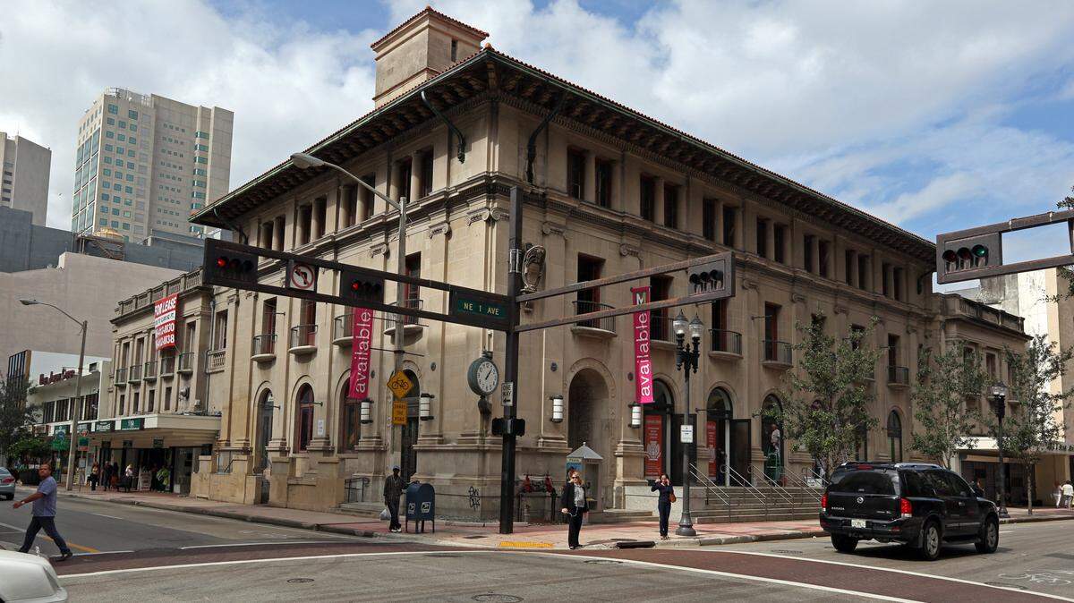 Biscayne Bay Brewing Company is opening a brewery in the third floor of the historic Old U.S. Post Office in downtown Miami. The Miami chapter of the American Institute of Architects renovated the neglected building in 2013 to house the Miami Center for Architecture and Design. But a new landlord did not renew their lease last December.