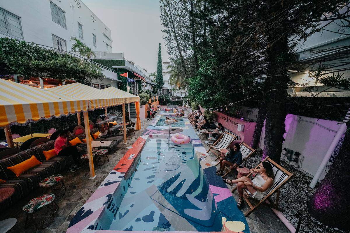 Full view of the pool at Delirio bar in South Beach.