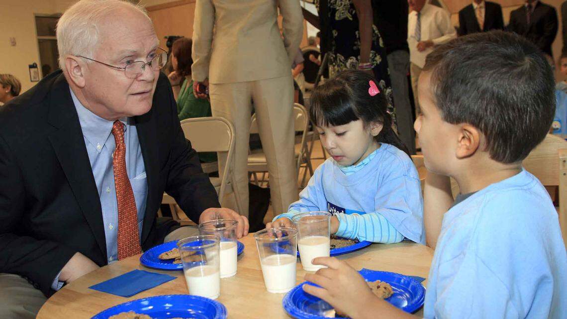 Dave Lawrence Jr., president of Children’s Movement of Florida, speaking with kids at the United Way Center for Excellence for Early Education in 2010.