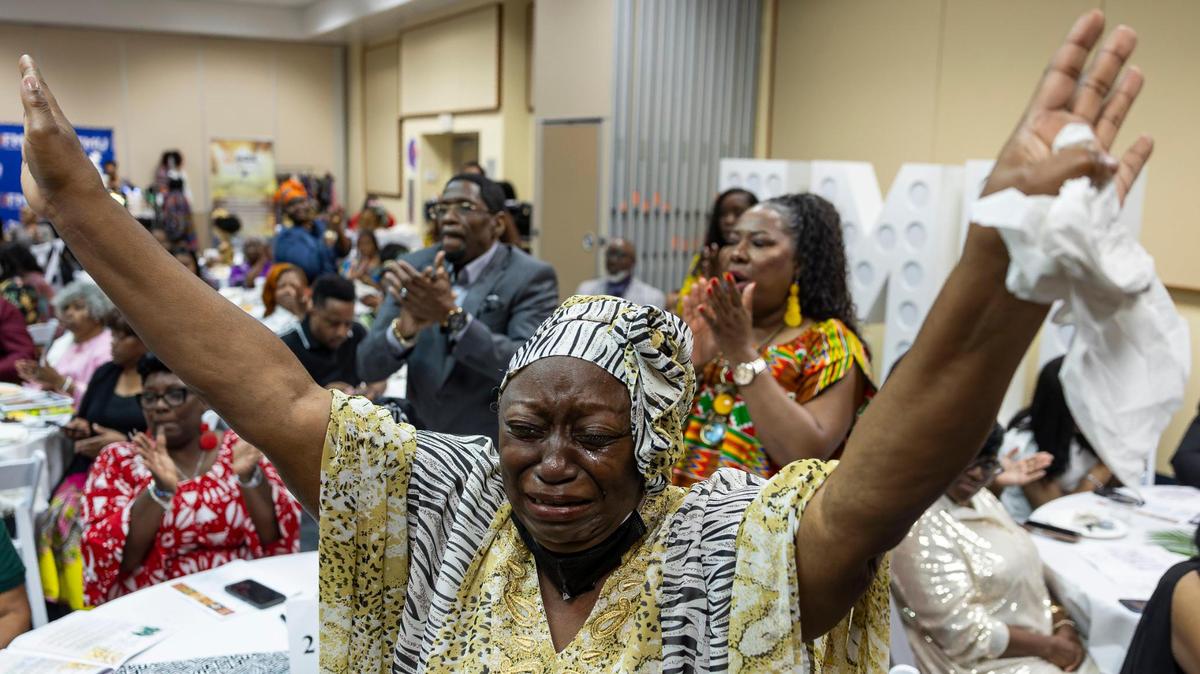 The Miami-Dade Alliance of Gospel Music Professionals helped organize local gospel concerts during Gospel Fest Miami. Here Mary Miller sheds tears as Asod Brown performs during the group’s 8th Annual Black History Gospel Music Brunch and Awards.