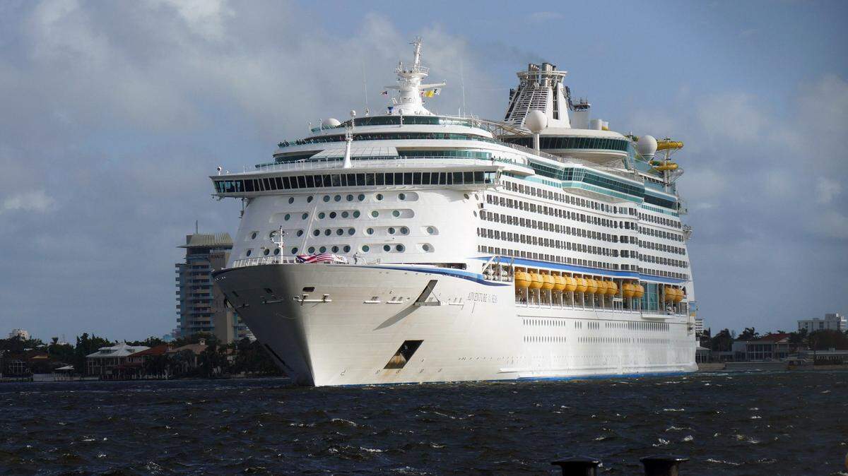 Royal Caribbean’s Adventure of the Seas sails into Port Everglades on Oct. 3, 2017, after picking up more than 3,000 hurricane evacuees in Puerto Rico, St. Thomas and St. Croix.