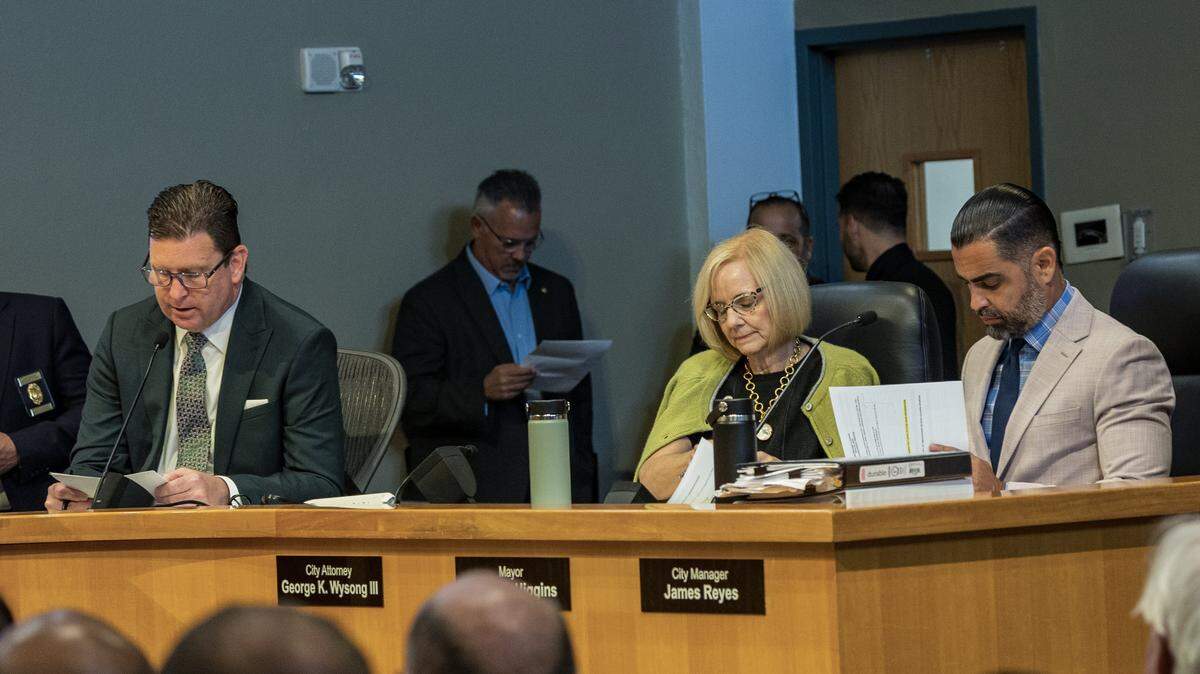 City of Miami Mayor Eileen Higgins and City Manager James Reyes listened as City Attorney George K. Wysong III reads the agenda for a Miami City Commission meeting, at City Hall, on Thursday May 28, 2026.
