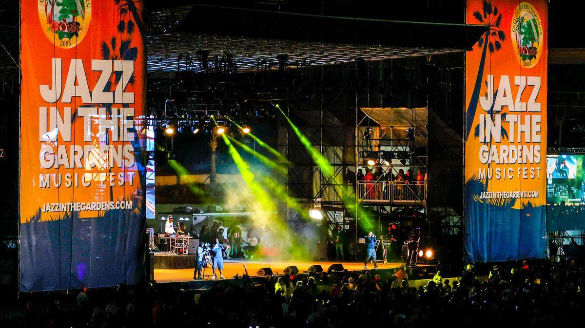 Festivalgoers at Jazz in the Gardens at Hard Rock Stadium Arena in Miami Gardens, Florida, on Sunday, March 13, 2022.