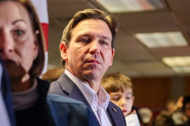 Photos: DeSantis campaigns in Iowa snow ahead of caucuses | Sacramento Bee