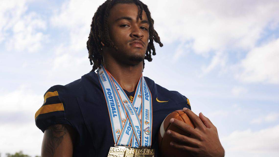 Aquinas’ Douglas is the Broward Football 7A-5A Defensive Player of the Year