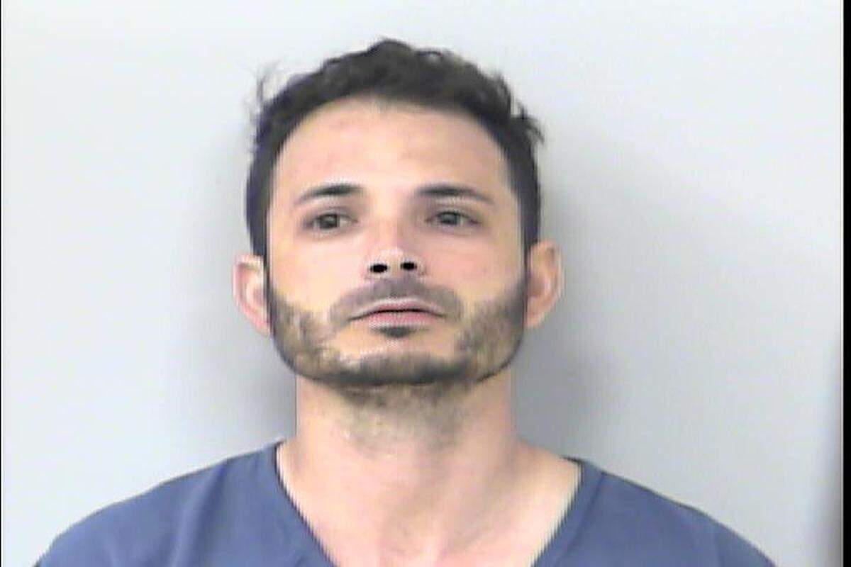 Michel Abreu Ulloa, 32