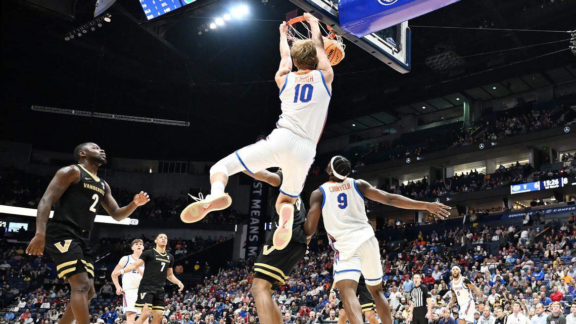 Florida preps for late-night first-round NCAA Tournament game in Tampa