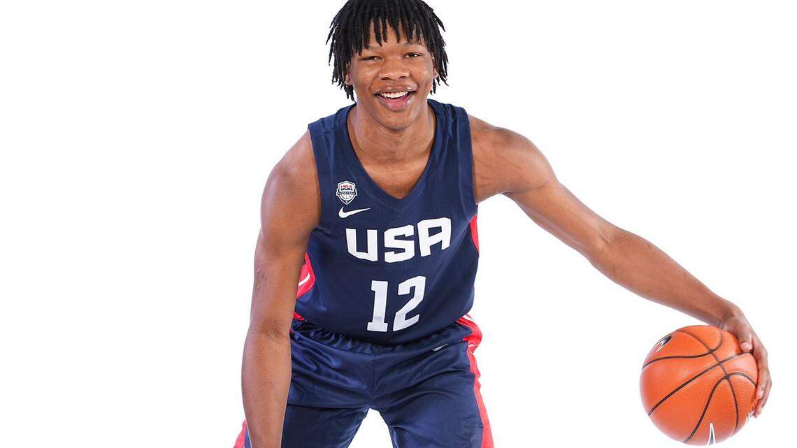 Houston native Shelton Henderson, a five-star small forward, de-committed from Duke and decided to follow former Blue Devils associate coach Jai Lucas to the University of Miami.