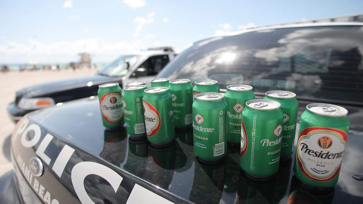 Can passengers drink booze in a car? What about storing a bottle? What Florida law says