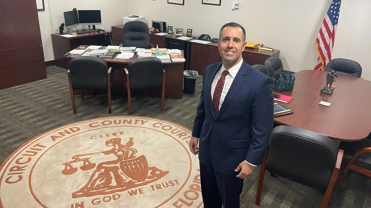 Juan Fernandez-Barquin, Miami-Dade County’s clerk of the court, said he’s launching an audit of the county’s payroll system after a string of paycheck errors, including one that he said required him to pay back $2,555.27 to the government.
