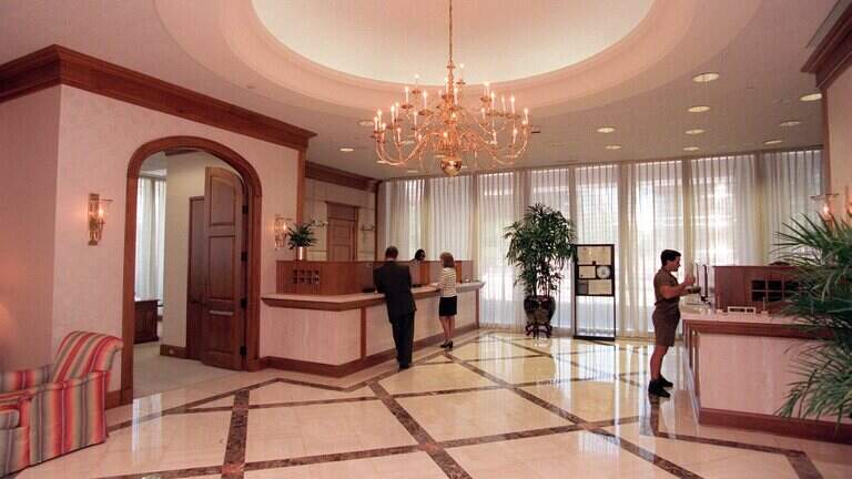 Feds charge ex-Northern Trust executive with stealing millions from Miami client