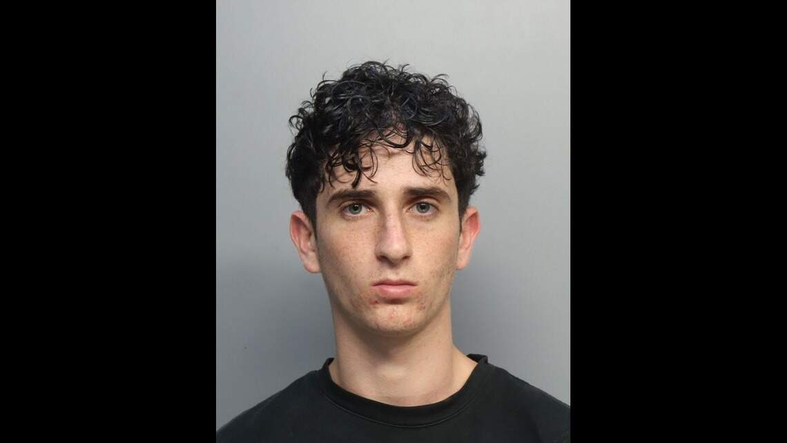 19-year-old jailed after sexually assaulting two teen girls in Sunny Isles Beach: cops