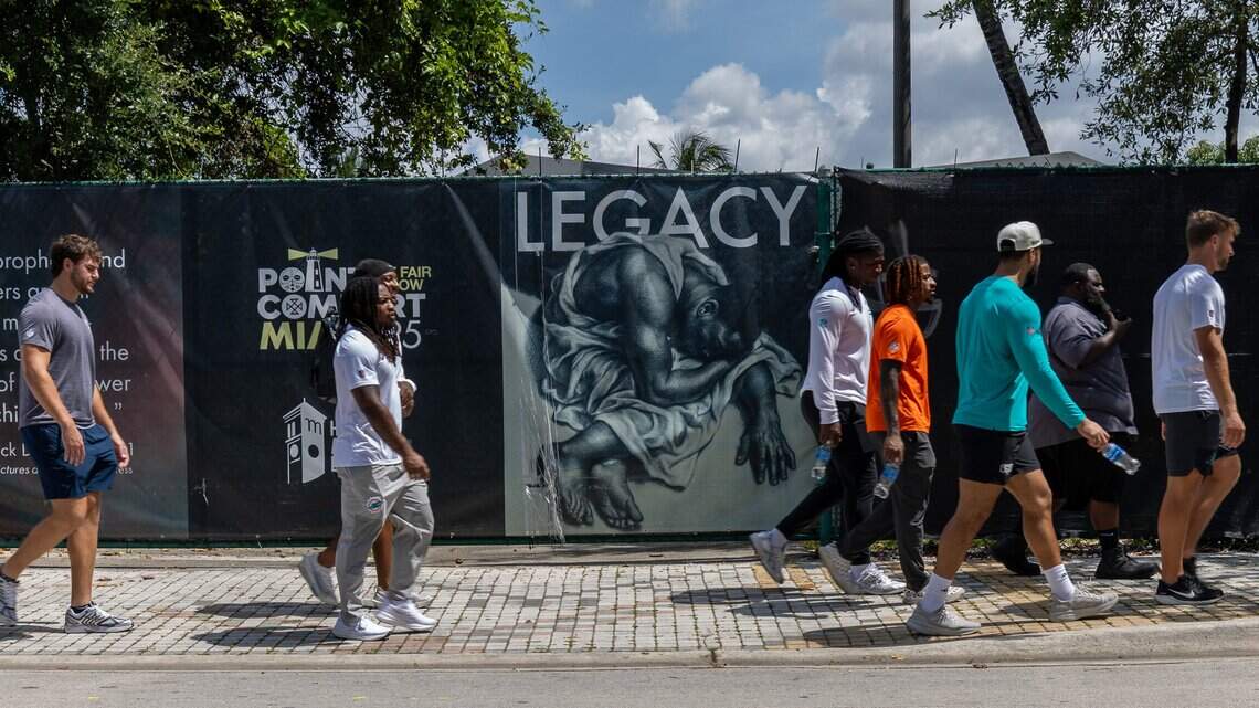 ‘An incredible opportunity.’ Dolphins rookies tour Overtown ahead of Juneteenth