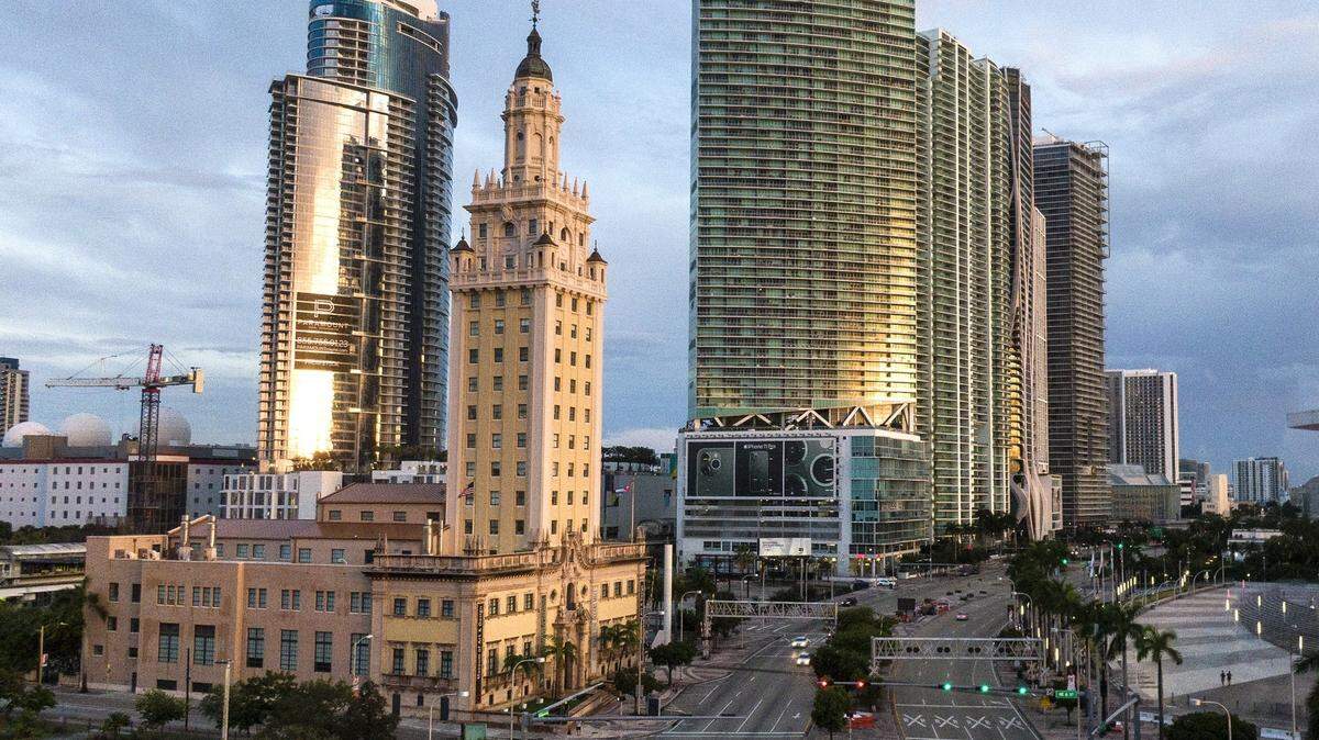 Parking lots south of Miami’s Freedom Tower would be home to Donald Trump’s presidential library under a plan being pushed by his lawyer in Miami and others. The site is owned by Miami Dade College, which also owns the iconic tower that has long symbolized Miami’s embrace of immigrants.