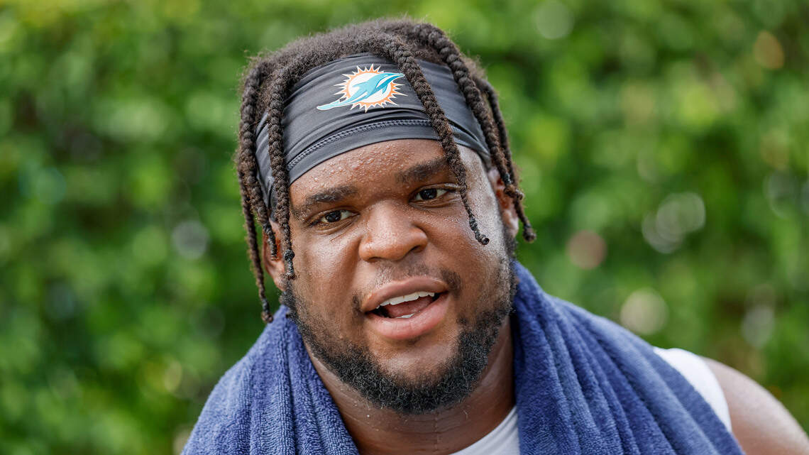 Dolphins DL Kenneth Grant active for first time in the 2026 NFL season