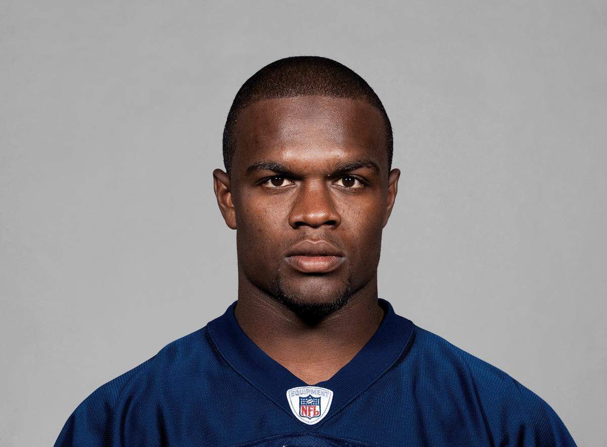 Roscoe Parrish, who starred at the University of Miami and played for the Buffalo Bills, had been accused of stalking and threatening his former girlfriend. Charges have been dropped against Parrish, shown above in a 2007 photo while he played with the Bills.