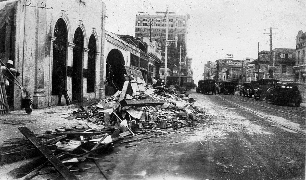 Flagler Street after the 1926 Hurricane.