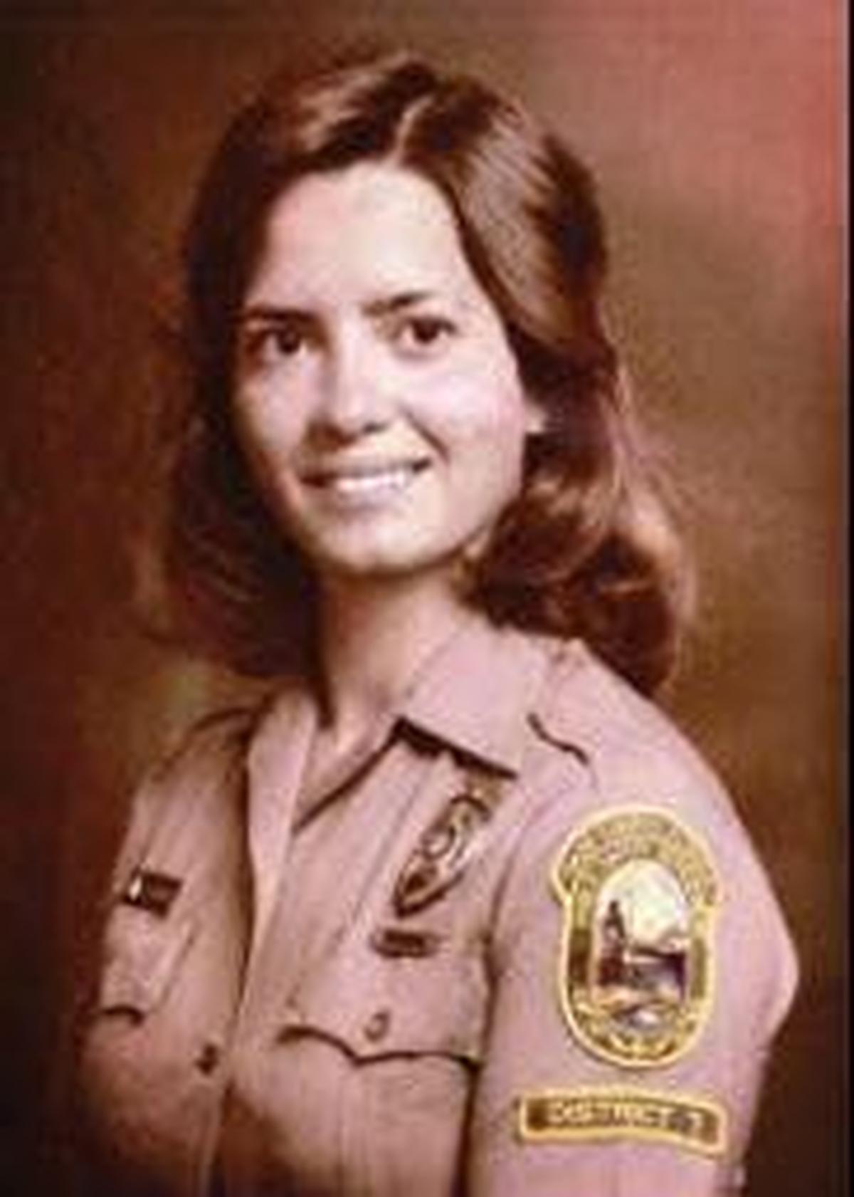 A Grace O'Donnell –entonces conocida como Grace Moreyra–&nbsp;se le atribuye el mérito de ser la primera mujer cubanoamericana en prestar juramento como agente de policía en Estados Unidos, cuando se incorporó al Departamento de Policía de Miami-Dade en 1974.