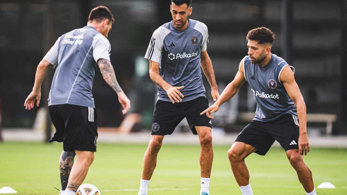 Lionel Messi (left), Sergio Busquets (center), Jordi Alba (right) train on Friday in advance of the home game Saturday against Charlotte FC.