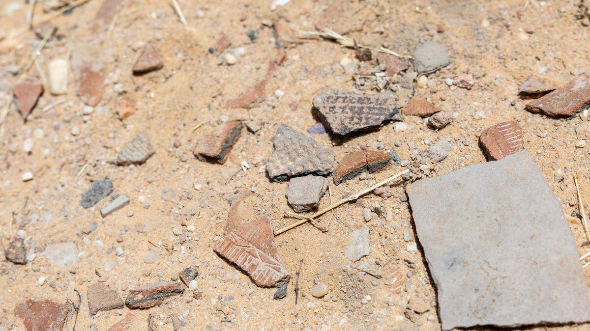 ancient egypt pottery shards
