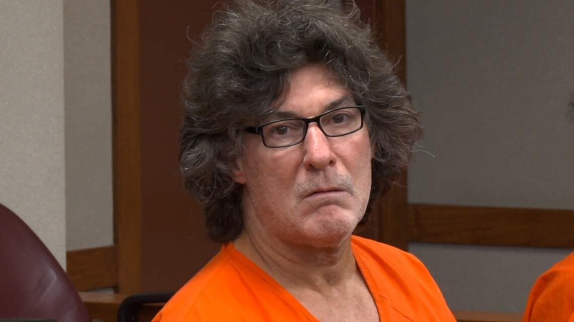 Man accused of killing wife in front of daughter rejects deal, shouts at judge