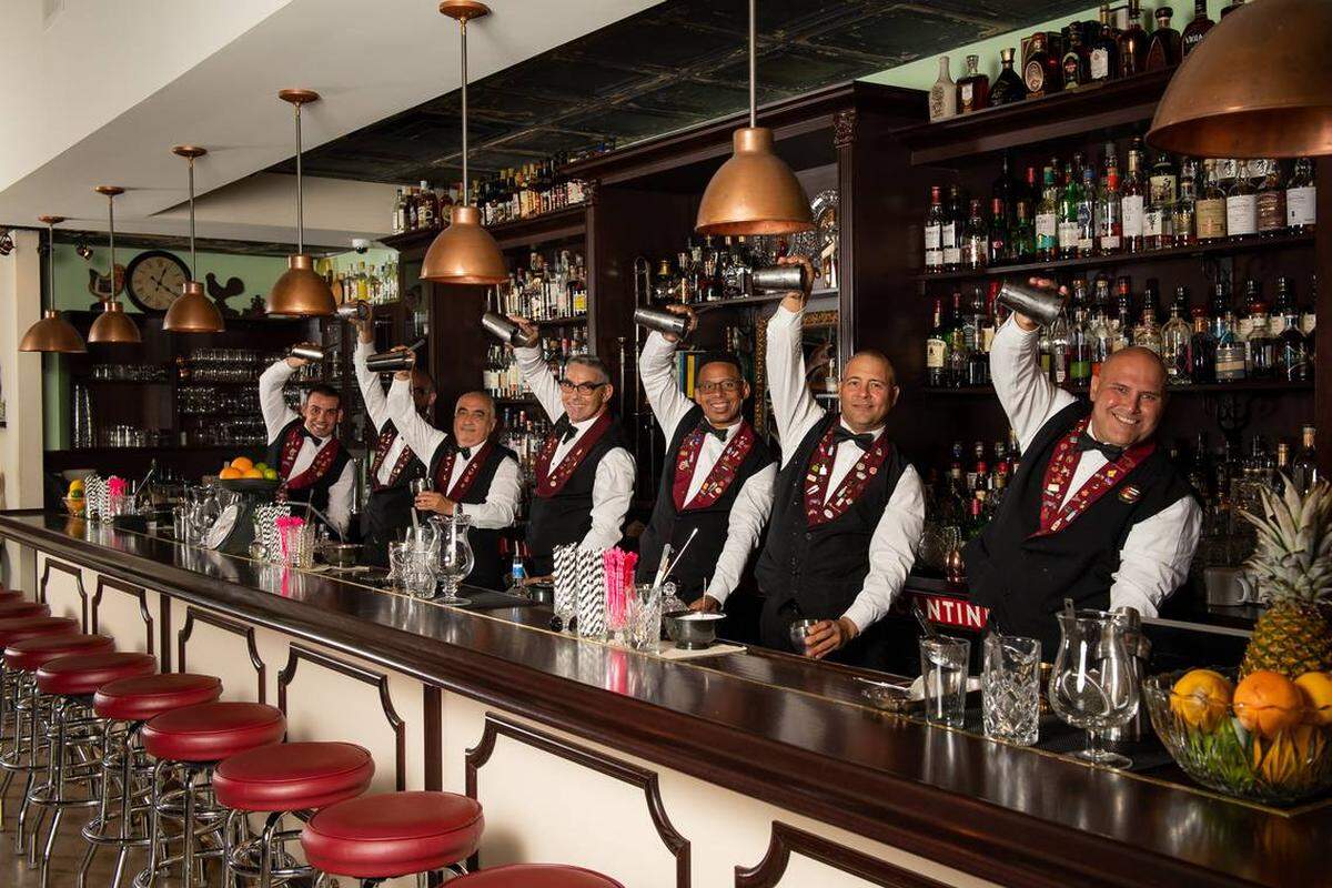 Los cantineros del Café La Trova se ganaron otro puesto en la lista de los 50 mejores bares de Norteamérica de 2023.