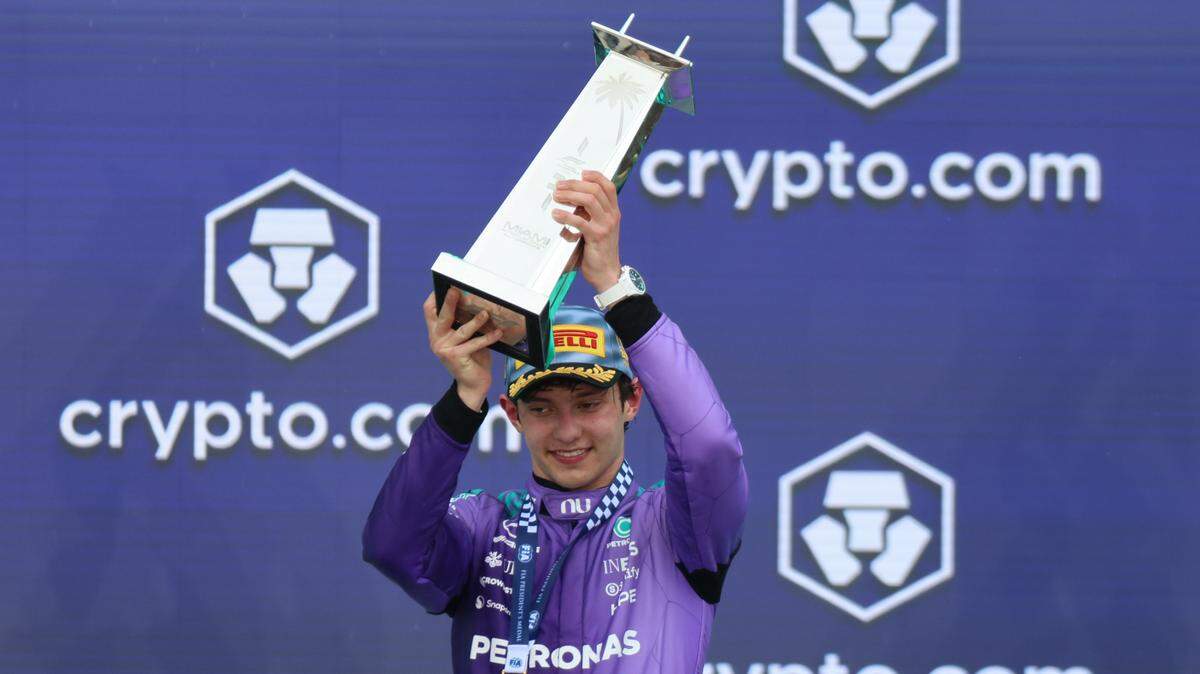 El joven piloto italiano Kimi Antonelli (Mercedes) afianzó su liderato de la Fórmula 1 al ganar este domingo el Gran Premio de Miami, su tercera victoria seguida en este inicio de temporada.