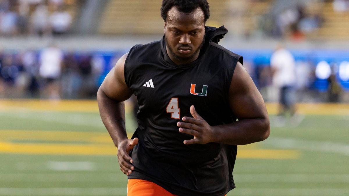 Miami Hurricanes defensive lineman Rueben Bain Jr. (4) runs drills before his NCAA college football game against the California Golden Bears at the California Memorial Stadium on Saturday, Oct. 5, 2024, in Berkeley, Calif.