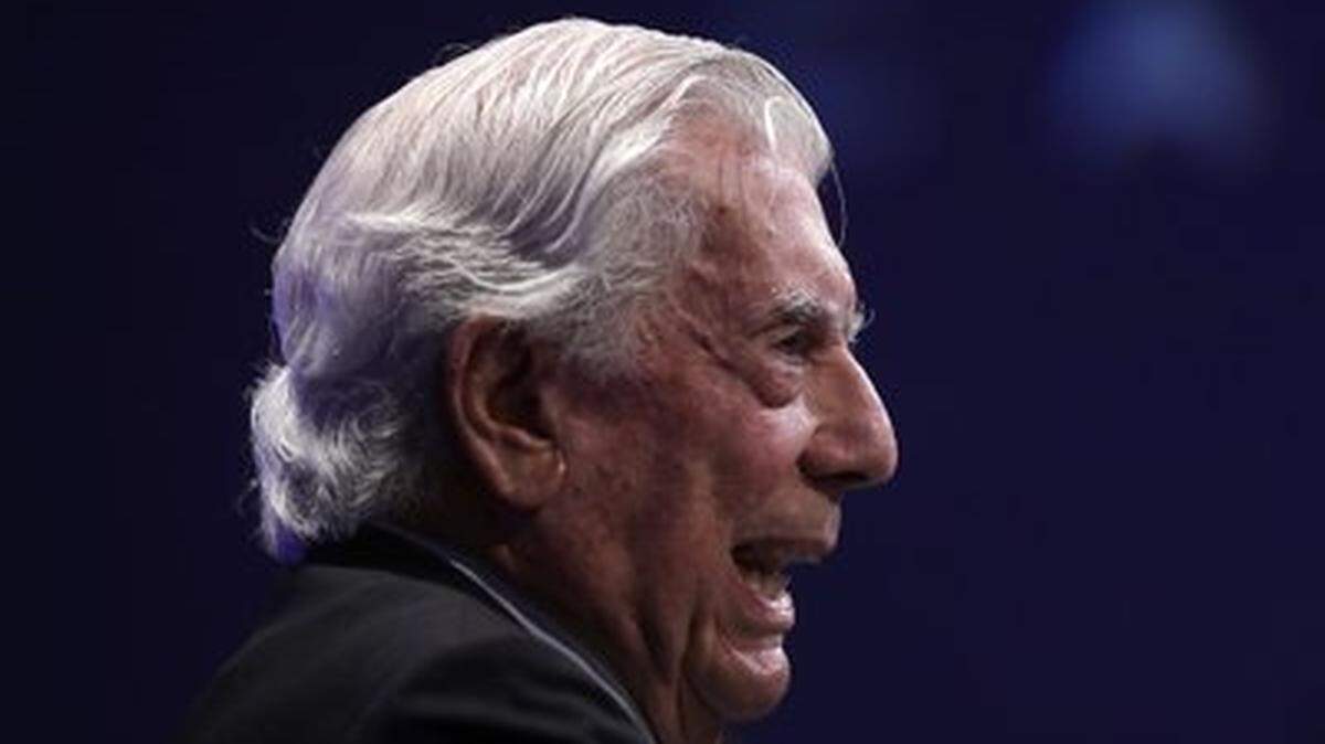 El escritor peruano Mario Vargas Llosa teme el giro brusco de América Latina hacia la izquierda.