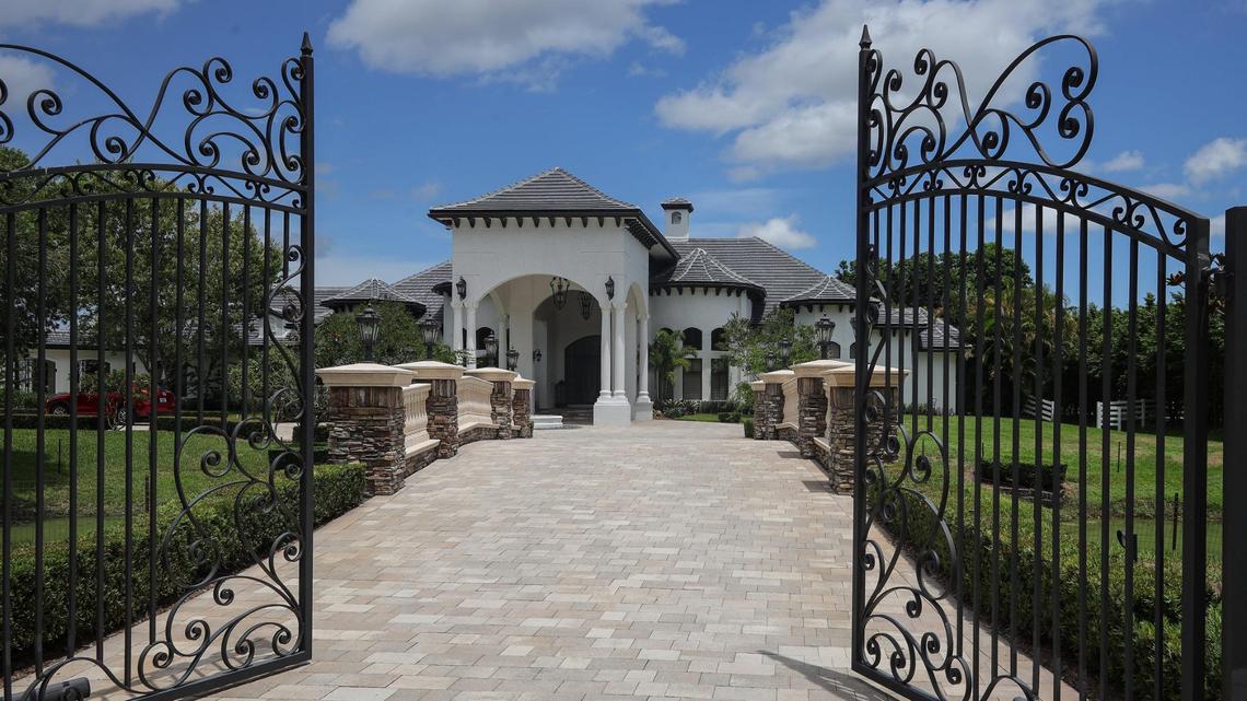 Prices are coming down, but that doesn’t mean sellers are losing out. Unless they purchased their homes within, say, the last 12 months, sellers aren’t taking losses — rather, they are taking less profit. Above: Outside the gated residence of a home in Southwest Ranches, one of the most popular single-family home communities in Broward.
