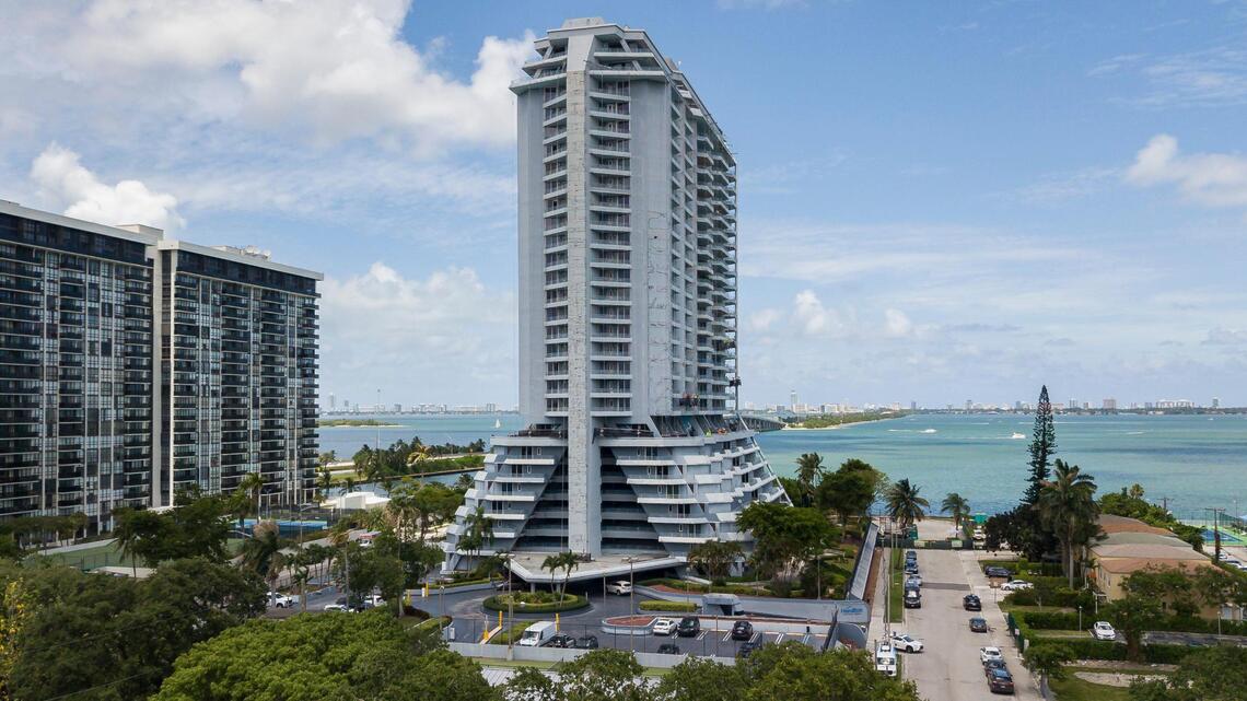 This Miami apartment building is evicting all of its 200 tenants in 60 days